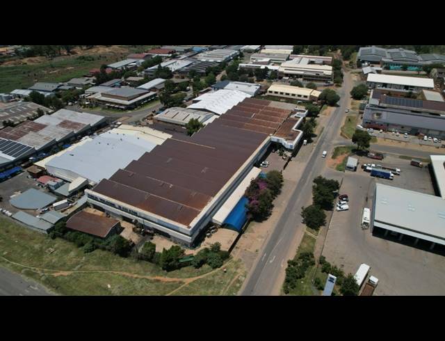 8,651M² WAREHOUSE FOR SALE IN STORMILL